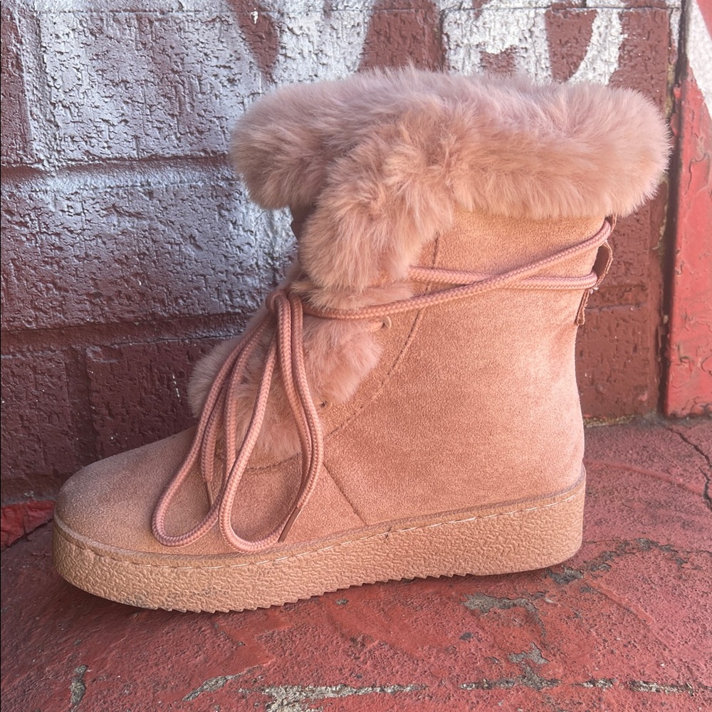 Women's Pink Fur-Lined Boots - Picture 5 of 7